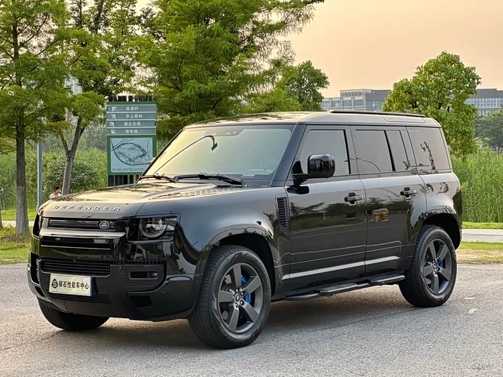 Land Rover Defender 2025 110 3.0T P400 X-Dynamic HSE