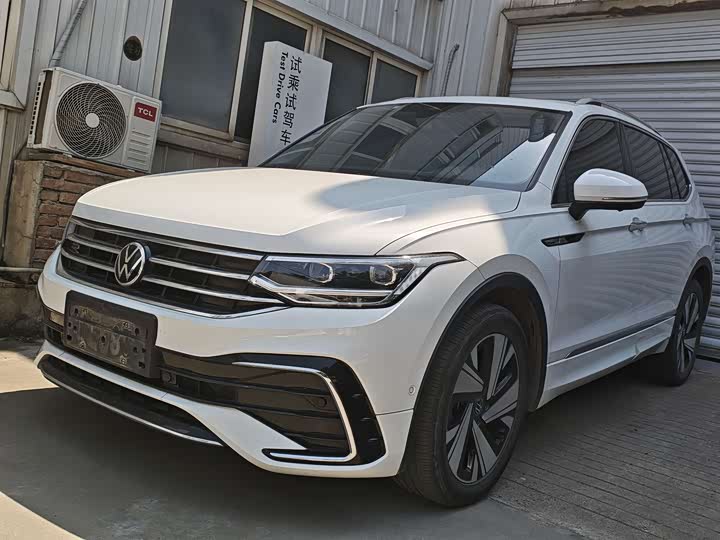 Tiguan L 2023 facelift 380TSI automatic four-wheel drive R-Line Yuexiang version 7 seats