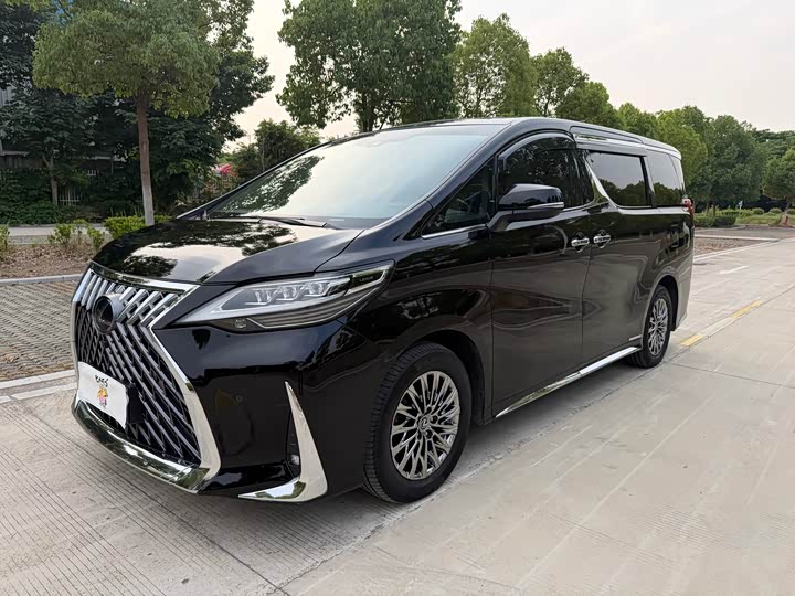Lexus LM 2020 300h four-seat Royal Edition