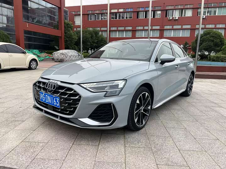 Audi A3 2025 A3L Limousine 35TFSI Flying Spur Exclusive