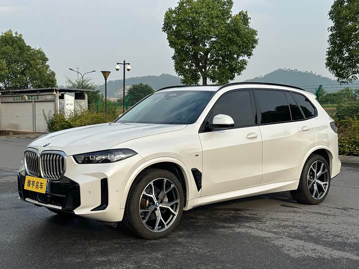 BMW X5 2023 xDrive 30Li M Sport Luxury Package