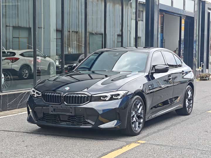 BMW 3 Series 2025 330i M Sport Night Package