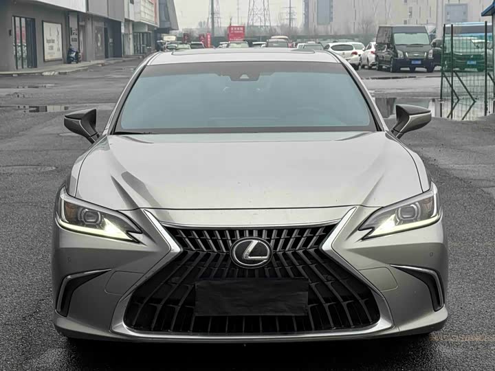 Lexus ES 2022 300h Excellence Edition