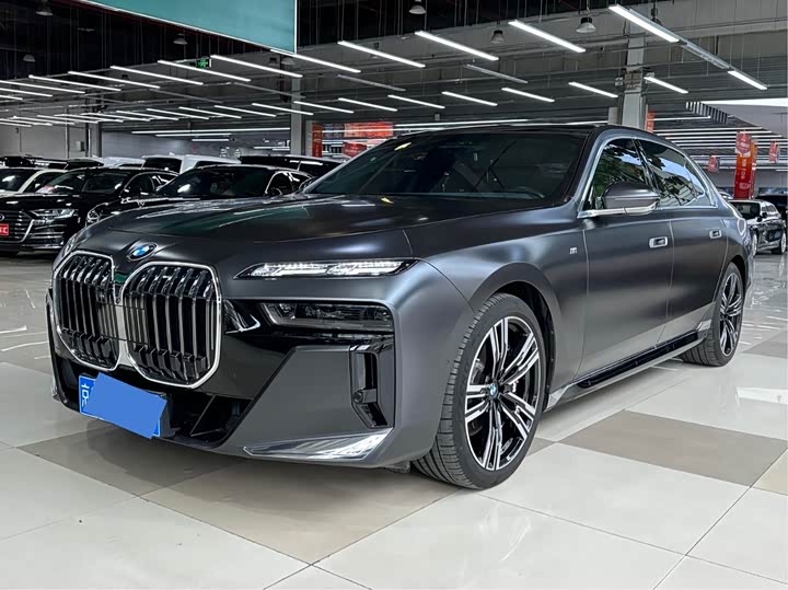 BMW 7 Series 2023 facelift 740Li exclusive M sports package