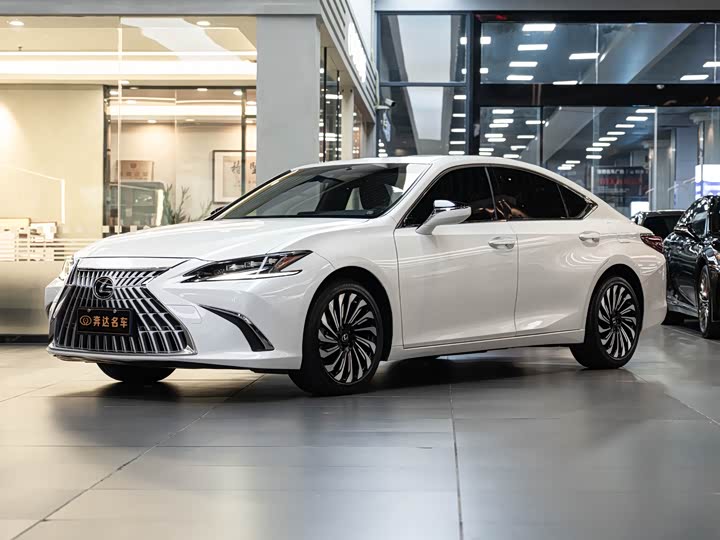 Lexus ES 2024 200 Special Limited Edition
