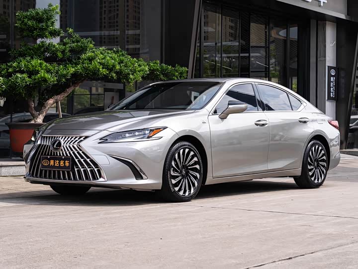 Lexus ES 2024 200 Special Limited Edition