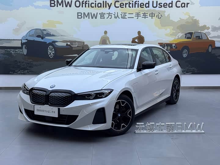 BMW i3 2026 eDrive 40L Night Package
