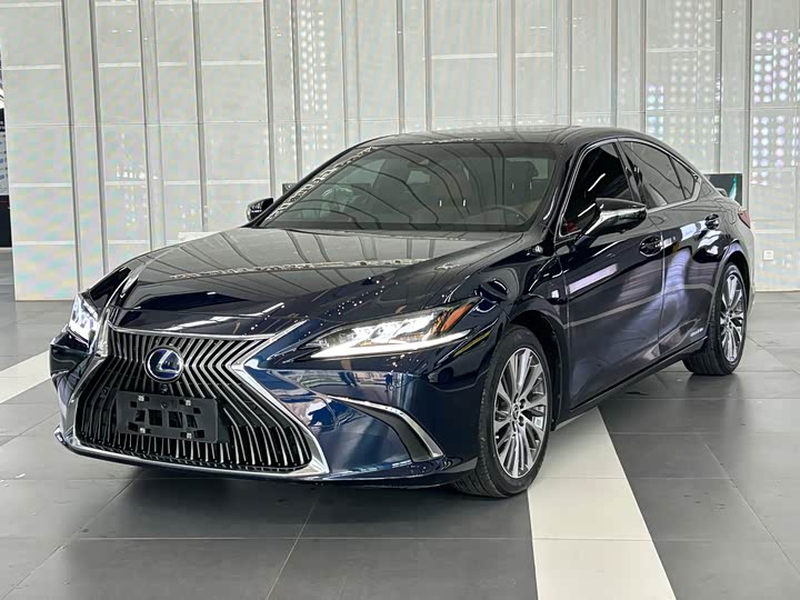 Lexus ES 2021 300h Exclusive Edition