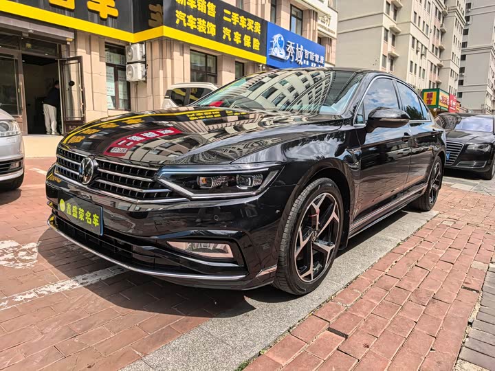 Magotan 2023 2 Million Edition 330TSI DSG Luxury