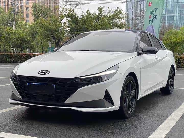 Elantra 2021 1.5L CVT LUX Premium Edition