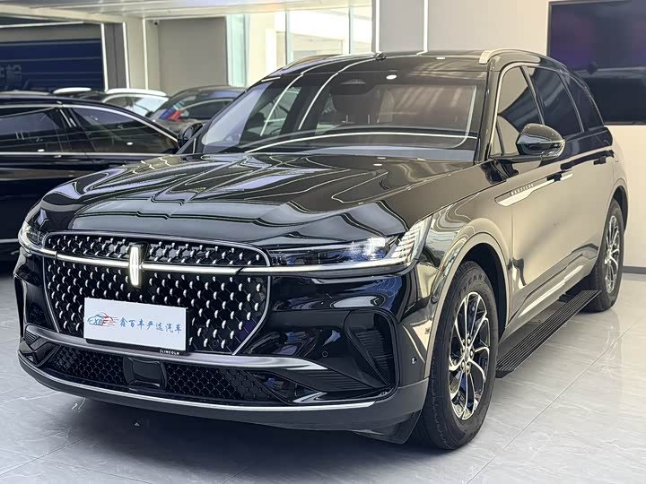 Nautilus 2023 2.0T AWD Premiere