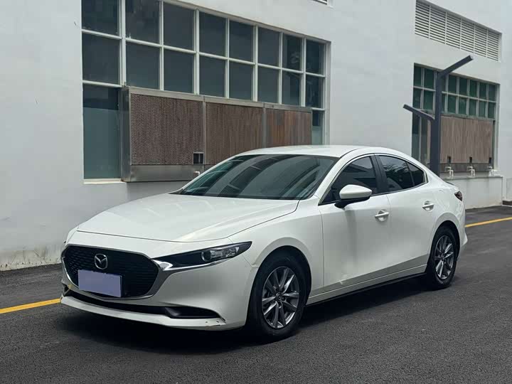 Mazda 3 Axela 2023 2.0L Automatic Entry Trim