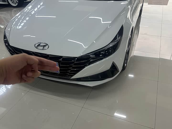 Elantra 2022 1.5L CVT LUX Premium Edition