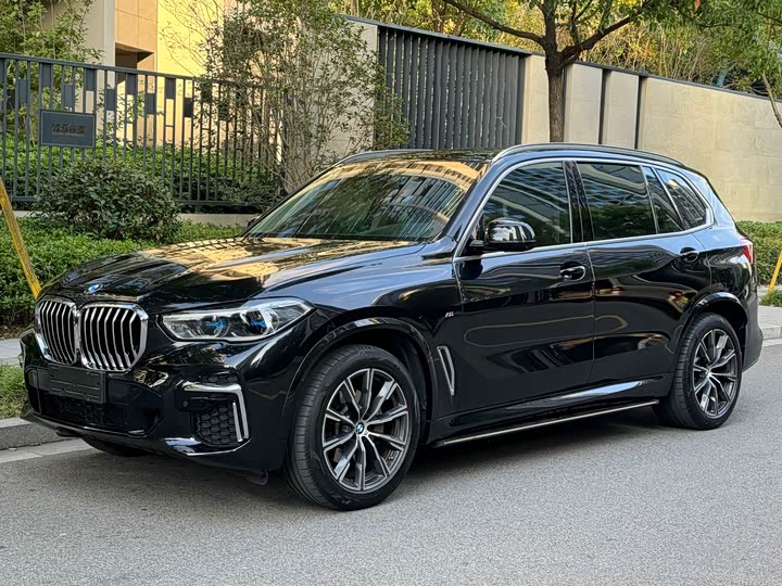 BMW X5 2022 facelift xDrive 30Li exclusive M sports package