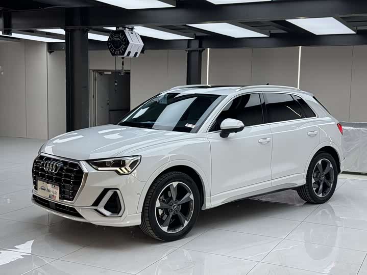 Audi Q3 2023 35 TFSI Fashionable and Dynamic (1.4T)