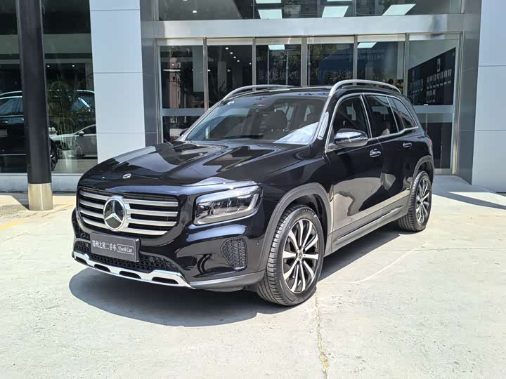 Mercedes-Benz GLB 2025 GLB 200 Fashion Model