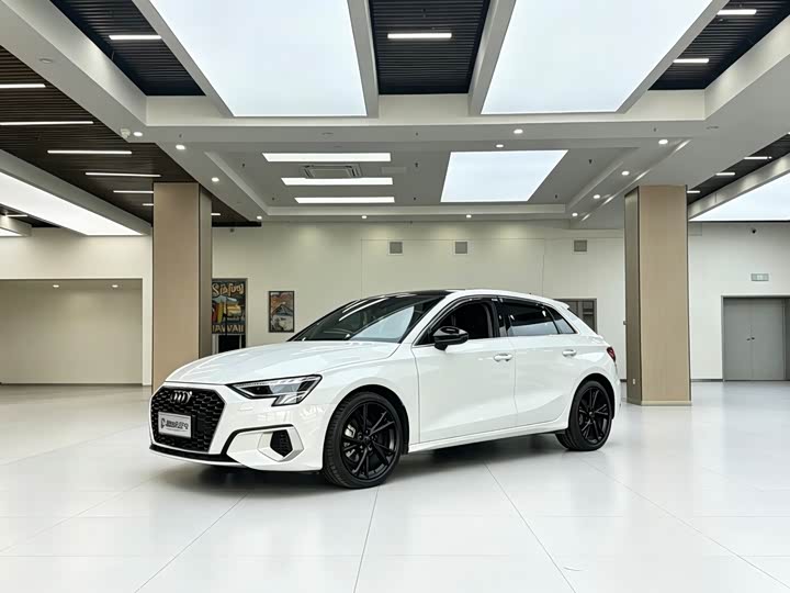 Audi A3 2021 Sportback 35 TFSI stylish and sporty