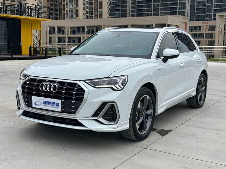 Audi Q3 2022 35 TFSI Fashionable and Dynamic