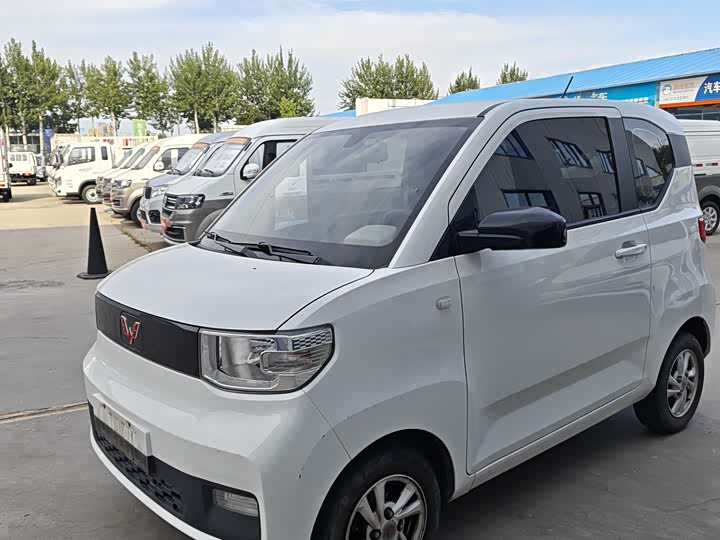 Hongguang MINIEV 2021 Macaron Sandwich Model 170km Lithium Iron Phosphate