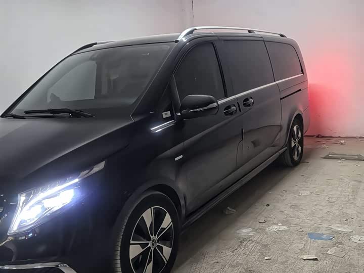 Mercedes-Benz V-Class 2022 V 260 L Long Wheelbase Premium Edition
