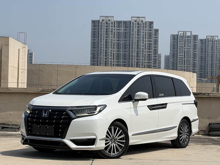 Alison 2022 2.0L e:HEV Deluxe Edition