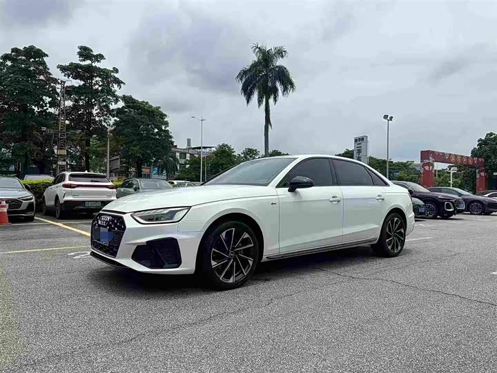 Audi A4L 2023 40 TFSI Luxury Dynamic