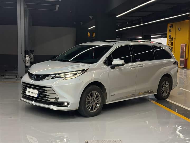 SIENNA 2023 2.5L Hybrid Comfort Edition