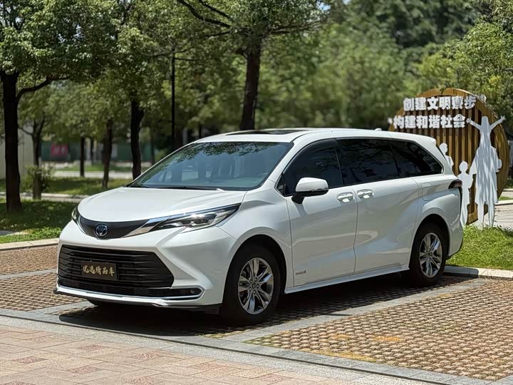SIENNA 2023 2.5L Hybrid Comfort Edition