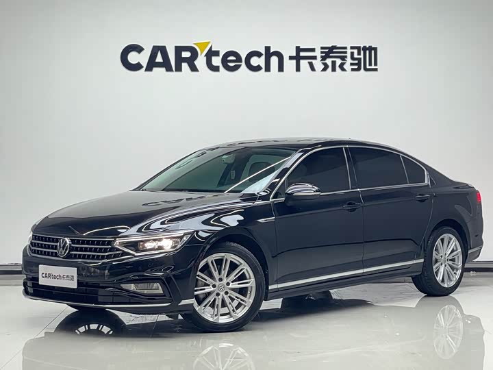Magotan 2023 2 Million Edition 330TSI DSG Leading Model