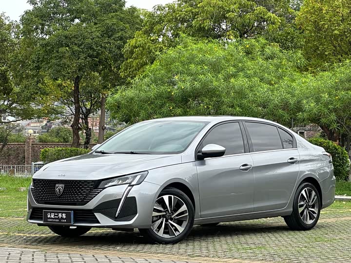 Peugeot 408 2022 1.6T light chasing version