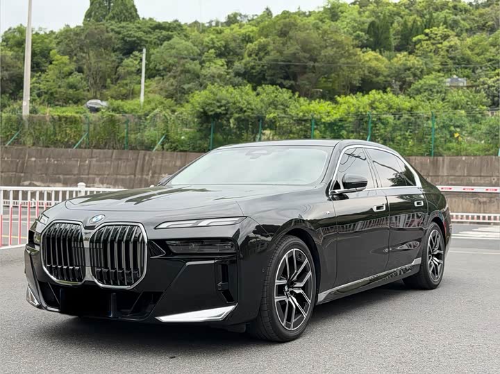 BMW 7 Series 2023 735Li M Sports Package