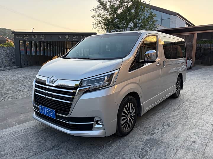 Granvia 2023 2.8T Diesel Middle East Edition
