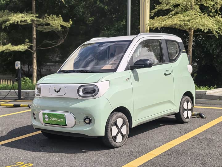 Hongguang MINIEV 2024 third generation 215km advanced version