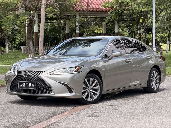 Lexus ES 2020 200 Excellence Edition