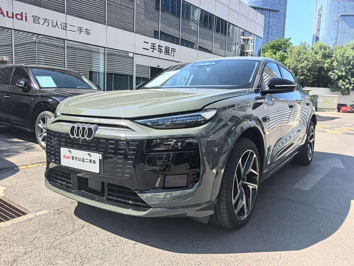 Audi Q6L Sportback e-tron 2026 first pilot version