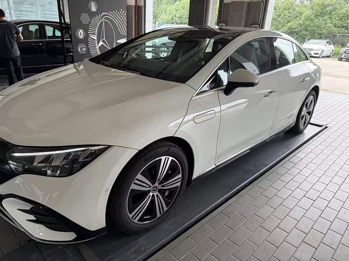 Mercedes-Benz EQE 2025 500 4MATIC Luxury Edition