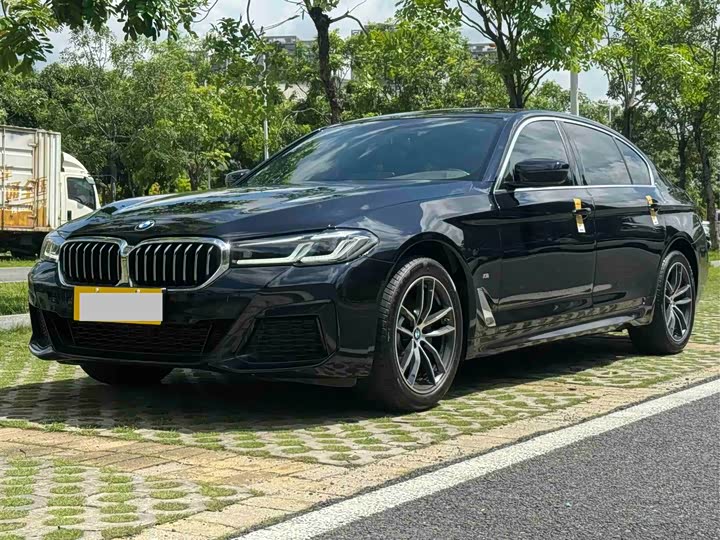 BMW 5 Series 2024 525Li M Sports Package
