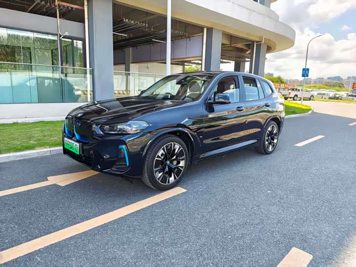 BMW iX3 2022 facelift, new collar model