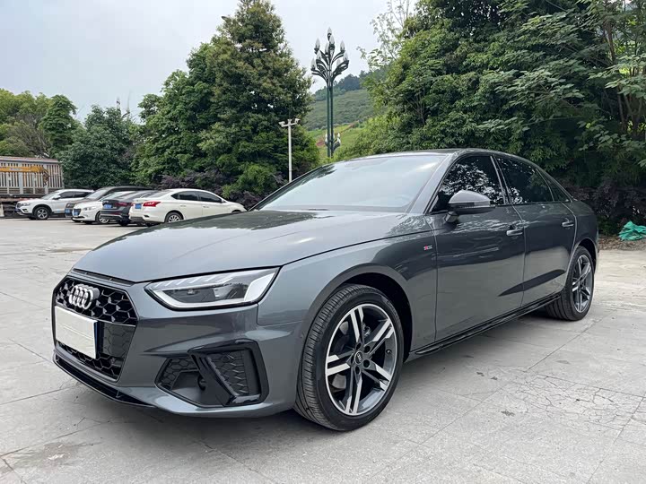 Audi A4L 2023 40 TFSI Luxury Dynamic