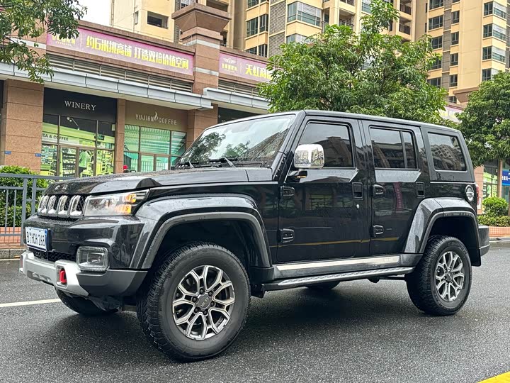 Beijing off-road BJ40 2023 2.0T automatic four-wheel drive city hunter version supreme type