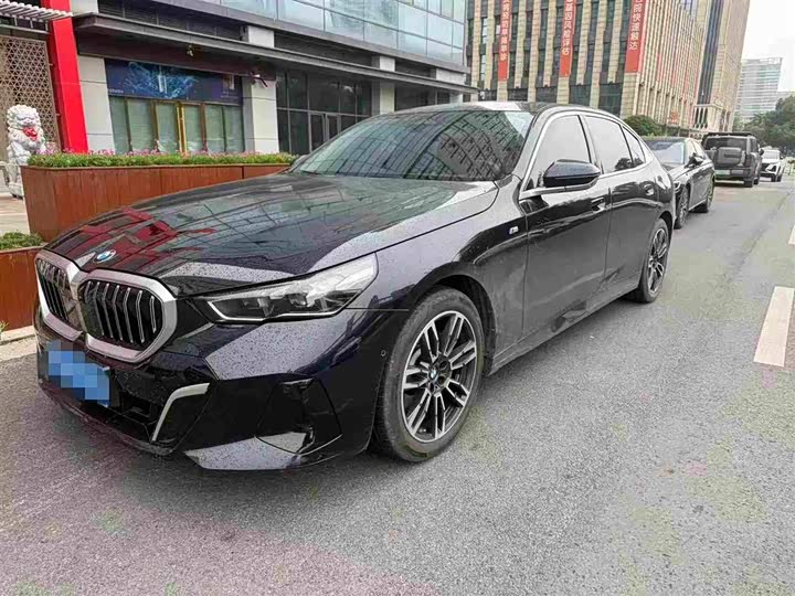 BMW 5 Series 2024 530Li Leading M Sports Package