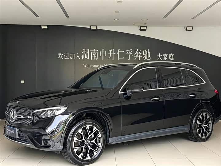 Mercedes-Benz GLC 2023 GLC 260 L 4MATIC luxury model 5 seats