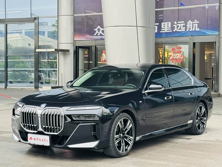 BMW 7 Series 2023 740Li M Sport Package