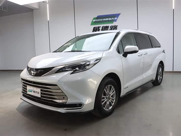 2021 Toyota Sienna 2.5L Hybrid Deluxe Edition