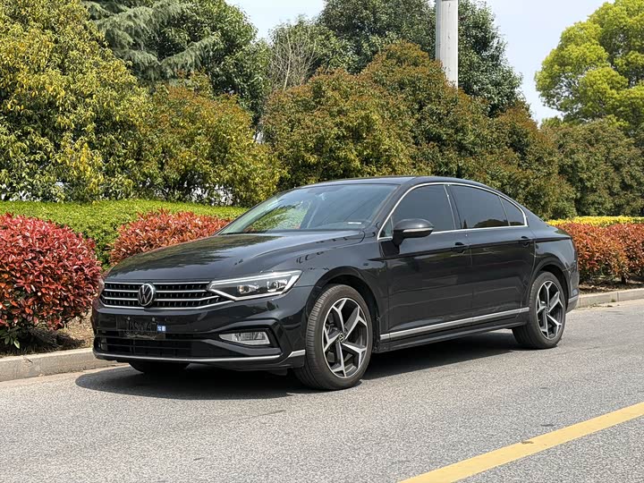 Magotan 2023 2 Million Edition 330TSI DSG Leading Model