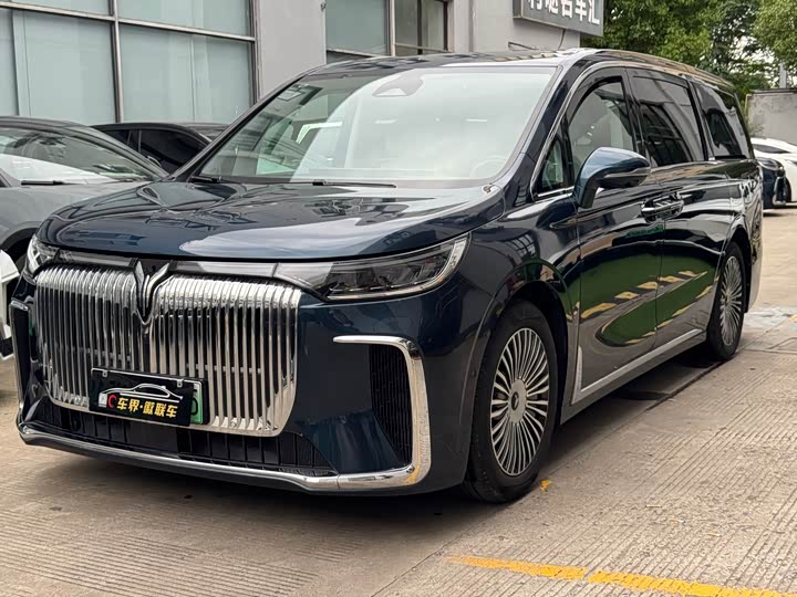 Lantu Dreamer 2025 PHEV four-wheel drive flagship Kunpeng version