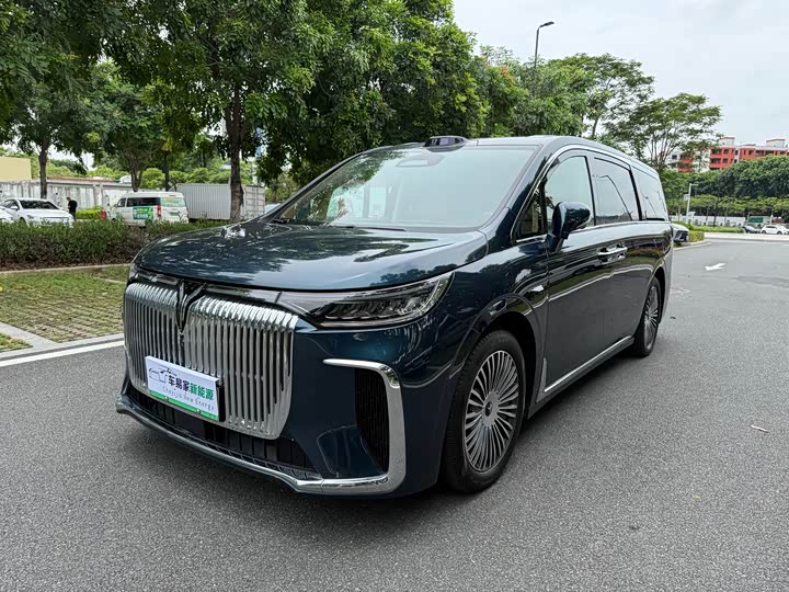 Lantu Dreamer 2025 PHEV four-wheel drive premium Kunpeng version