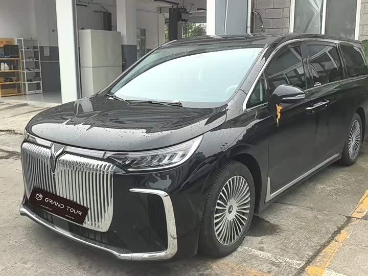 Lantu Dreamer 2025 PHEV four-wheel drive premium Kunpeng version