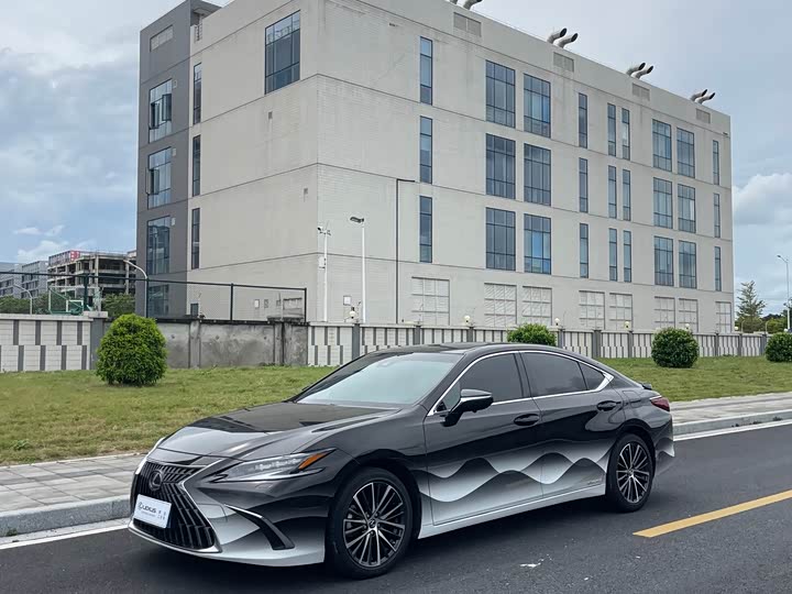 Lexus ES 2021 300h Premium Edition