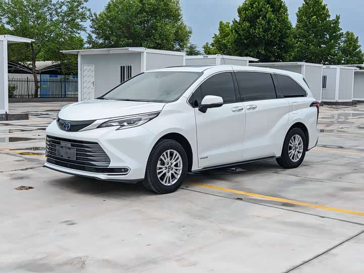 SIENNA 2021 2.5L Hybrid Premium Edition